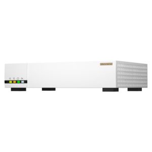 QNAP SD-WAN router QHora-322 (4jadrový procesor, 4GB DDR4 RAM, 6x 2,5GbE, 3x 10GbE, 1x USB 3.2 Gen1) QHora-322